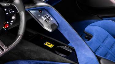 Ferrari 849 Testatrossa - interior
