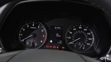 Hyundai i30 - dials
