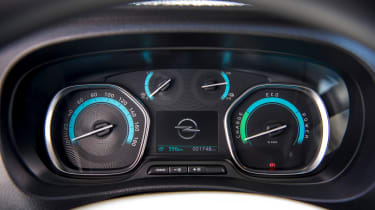 Vauxhall Vivaro-e Hydrogen - dials