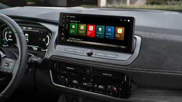 Nissan Qashqai e-Power Tekna+ - infotainment screen