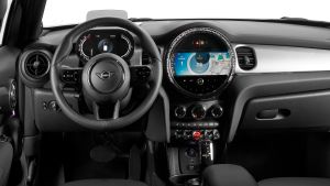 MINI 5-door hatch facelift - dash