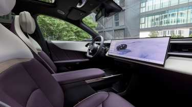 Mazda CX-6e - front seats