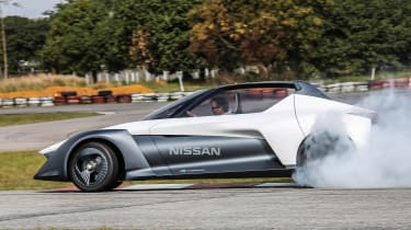 Nissan BladeGlider - rear drift 3