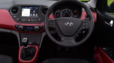 Hyundai i10 facelift 2017 - interior