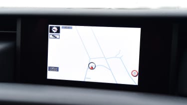 Lexus IS 300h - sat-nav