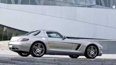 Mercedes SLS