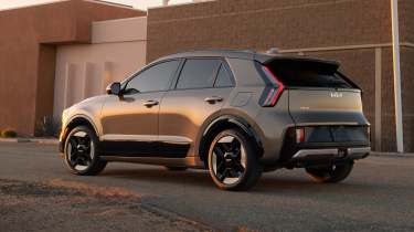 New Kia Niro revealed - static rear 3/4