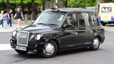 Clipper LTI TX4 black cab 5