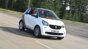 Convertible megatest - Smart ForTwo Cabrio - front tracking
