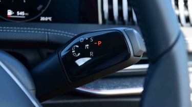 Skoda Superb hatch - gear lever