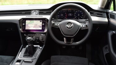 Volkswagen Passat - cockpit