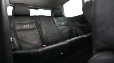 Volkswagen Golf R32 - rear seats