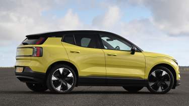 Volvo EX30 Single Motor Extended Range Ultra - rear static 