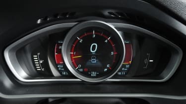 Volvo V40 D3 dials