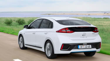 Hyundai IONIQ hybrid 2016 - rear tracking 2