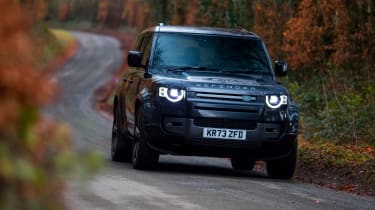 Land Rover Defender 130 P500 AWD - front action