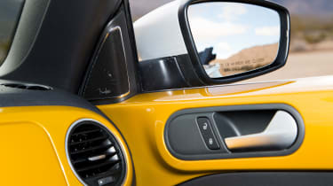 Volkswagen Beetle Dune Cabriolet - interior details