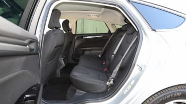 Ford Mondeo Mk4 - rear seats