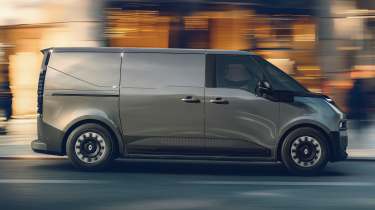 Renault Trafic - side