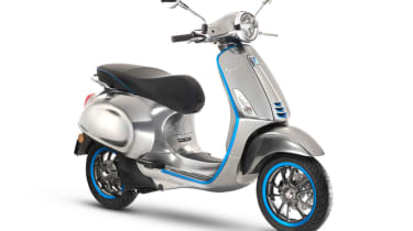 Vespa Elettrica electric scooter - front quarter