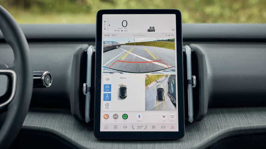 Volvo EX30 Cross Country - информационно-развлекательный экран