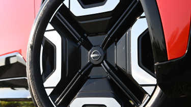 Nissan Micra - wheel