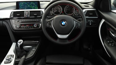 BMW 320i xDrive interior