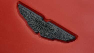 Aston Martin Vantage GT8 - Aston Martin badge