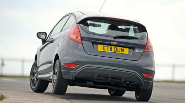 Ford Fiesta Metal rear cornering