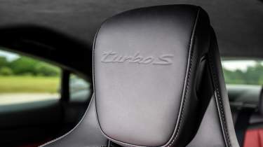 Porsche Taycan Turbo S - headrest