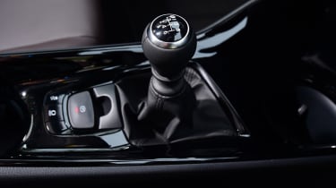 Toyota C-HR - gear lever