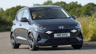 Hyundai i10 - front cornering