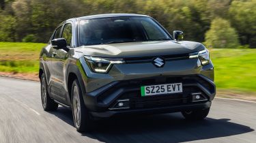 Suzuki e Vitara - front tracking