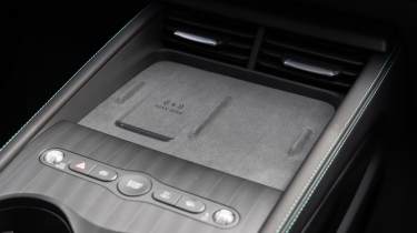 BYD Seal 6 Touring - centre console 