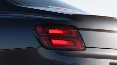 Bentley Flying Spur V8 S - rear light