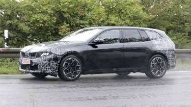 New BMW i3 Touring - dynamic front angled