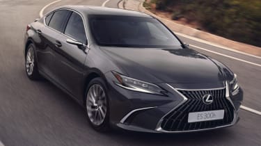 Lexus ES - front cornering