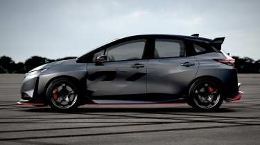 Nissan Aura Nismo RS Concept - side profile