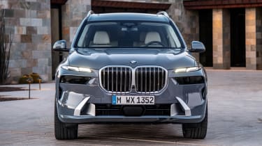 BMW X7 - full front static