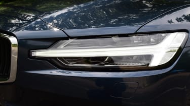 Volvo V60 - front light