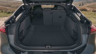 Audi A6 e-tron - boot, seats 60/40 split