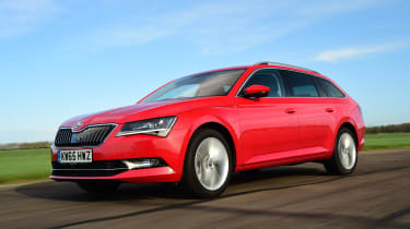 Skoda Superb Estate 280 4x4 2016 - front tracking 2