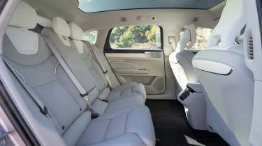Volvo ES90 - rear seats