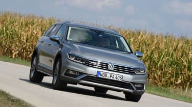 VW Passat Alltrack 2015 action
