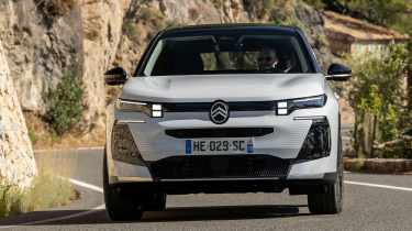 Citroen C5 Aircross - front cornering