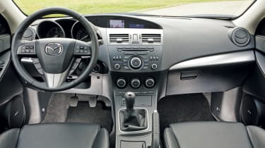 Mazda 3 2.0d dash