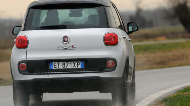 Fiat 500L Trekking Beats Edition rear