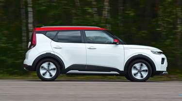 Kia Soul EV Mk3 - side action
