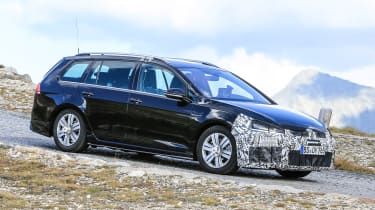 Volkswagen Golf R Estate facelift spied - 20