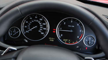 BMW X3 dials